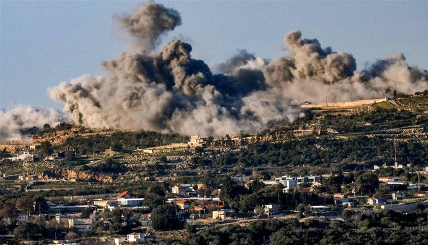 دخان يتصاعد بعد غارة إسرائيلية على قرية علما الشعب اللبنانية (أ ف ب)