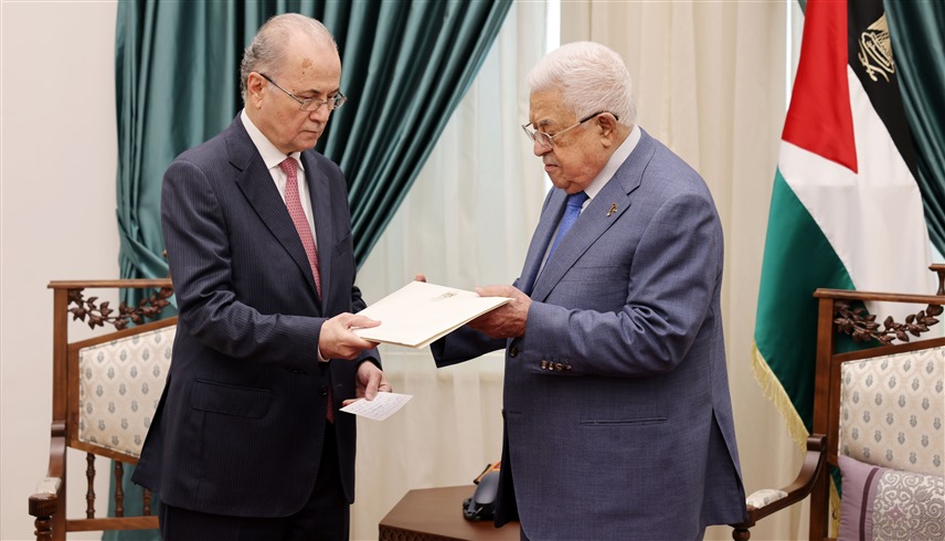 الرئيس الفلسطيني محمود عباس ورئيس الوزراء المكلف محمد مصطفى (وفا)