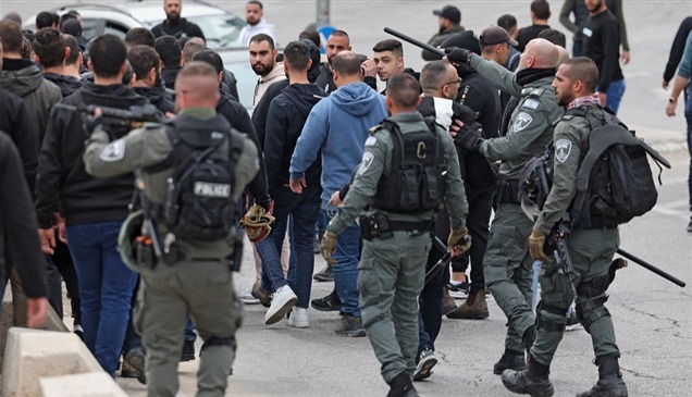 أول جمعة في رمضان.. الشرطة الإسرائيلية تحاصر الأقصى في القدس