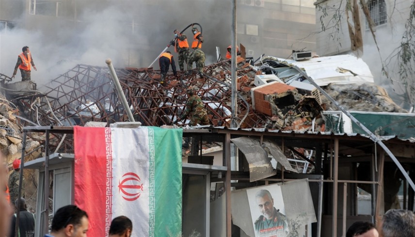 آثار الضربة الإسرائيلية على مقر القنصلية الإيرانية في دمشق (أ ف ب)