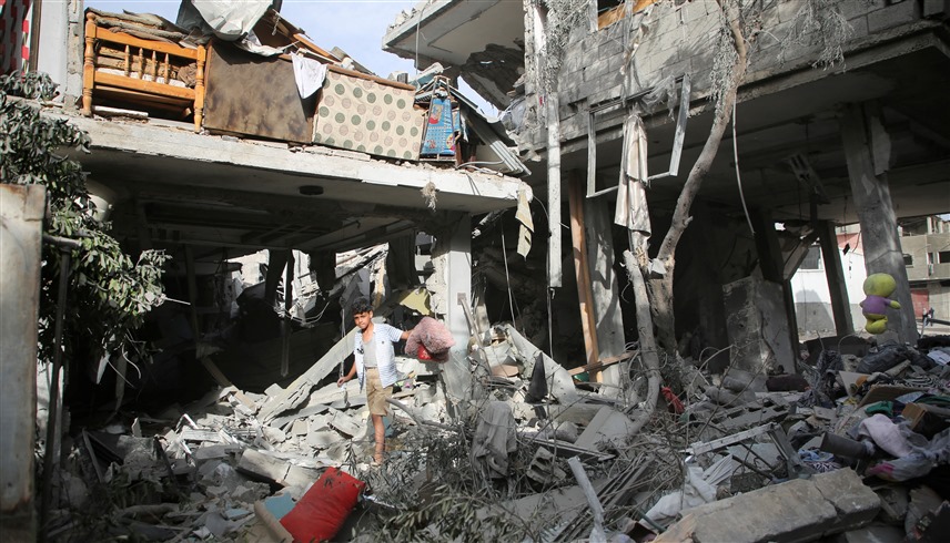 آثار قصف الجيش الإسرائيلي لمدينة رفح (رويترز)
