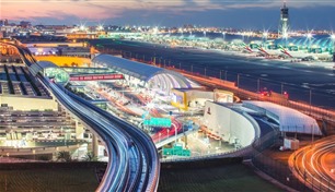 "مطارات دبي" توزع 73 ألف عبوة من الوجبات والمياه على المسافرين