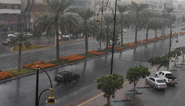 حدث مناخي استثنائي.. الأرصاد: الإمارات تشهد أكبر كميات أمطار خلال 75 عاماً