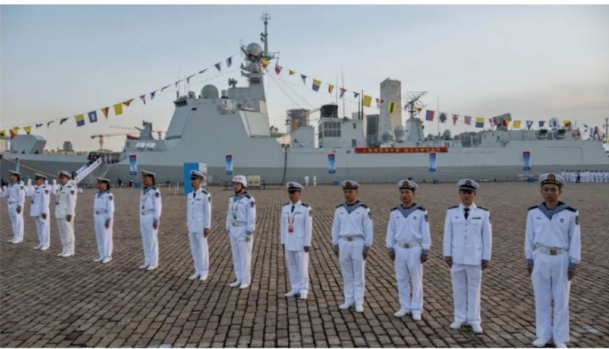 رجال من البحرية الصينية