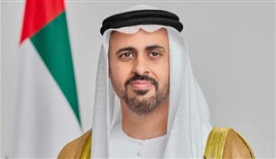 ذياب بن محمد بن زايد ينقل تعازي رئيس الدولة إلى ملك البحرين في وفاة عبدالله بن سلمان