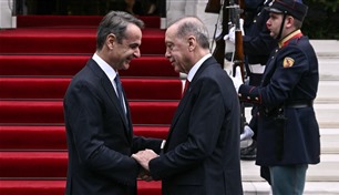 رئيس الوزراء اليوناني يزور تركيا للحفاظ على زخم العلاقات