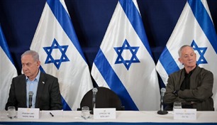 نتانياهو يهاجم غانتس: يريد الاستسلام لحماس وإقامة دولة فلسطينية