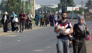 50 ألفاً غادروا رفح منذ الإثنين.. 200 فلسطيني يغادرون المدينة كل ساعة