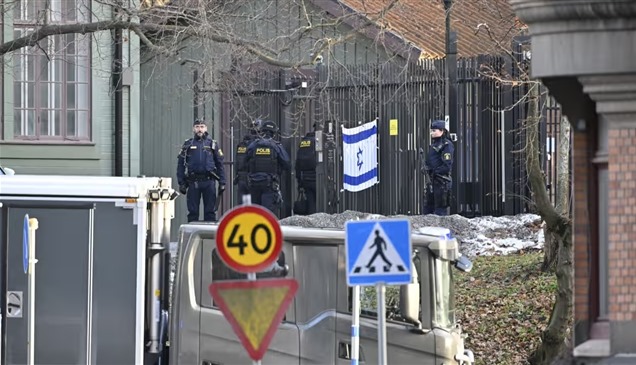 السويد تطوق منطقة سفارة إسرائيل بعد الاشتباه في إطلاق نار