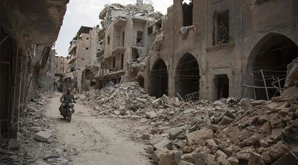 أحياء مدمرة في حلب جراء القصف (أ ف ب)