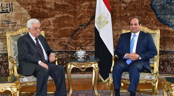 الرئيس الفلسطيني محمود عباس، والرئيس المصري عبدالفتاح السيسي (أرشيف)