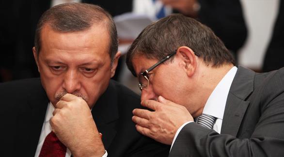 داود أوغلو وأردوغان (أرشيف) 