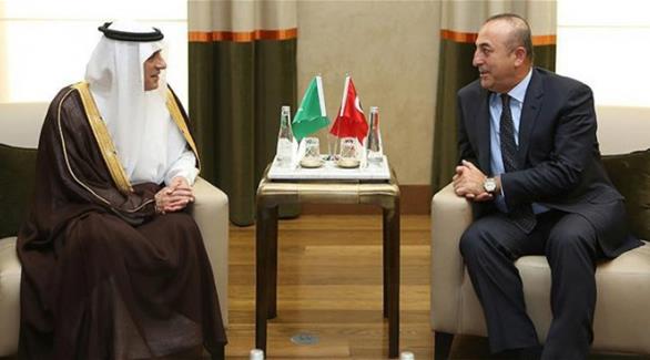 وزير الخارجية التركي مولود جاويش أوغلو مع نظيره السعودي عادل الجبير (أرشيف)