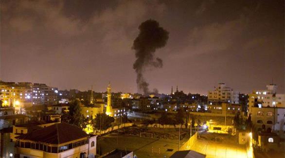 دخان يتصاعد من أحد المواقع المستهدفة في غزة (أرشيف) 