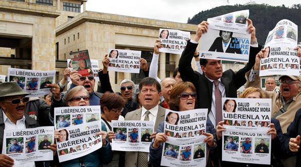 مظاهرات تطالب بإطلاق سراح الصحافيين المختطفين(أ ب)