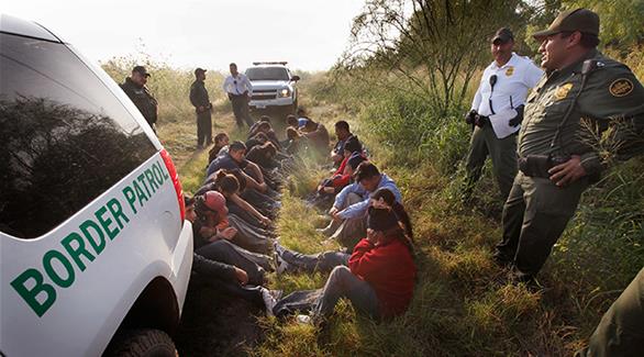 مهاجرون غير شرعيون على الحدود الأمريكية المكسيكية(أ ف ب)