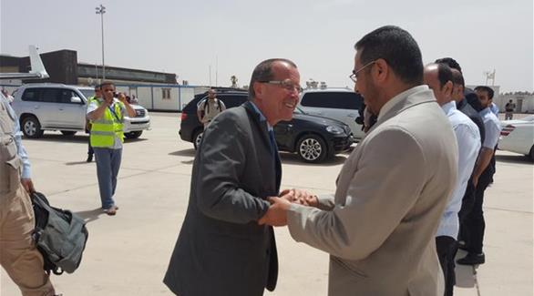 رئيس بعثة الأمم المتحدة في ليبيا بعيد وصوله إلى مصراتة (مارتن كوبلر / تويتر)