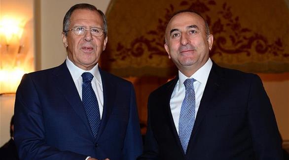 وزير الخارجية التركي مولود تشاويش أوغلو مع نظيره الروسي سيرغي لافروف (أرشيف)