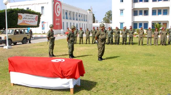 موكب تأبين الطبيب العسكري التونسي فتحي بيوض (تويتر)