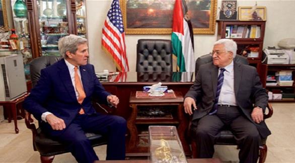 وزير الخارجية الأمريكي جون كيري والرئيس الفلسطيني محمود عباس (أرشيف)
