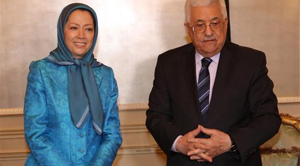 الرئيس الفلسطيني محمود عباس أثناء لقائه "رئيسة" غيران في المنفى، مريم جبوري، الأحد
