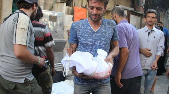 طفل سوري بين القتلى في قصف عنيف على حلب (تويتر)