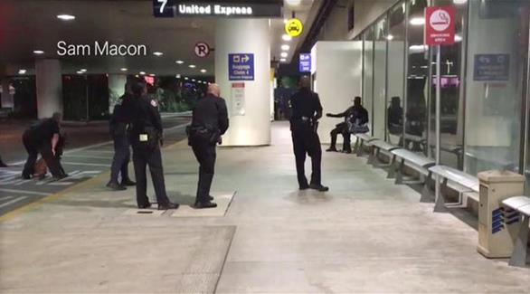 الشرطة في مطار لوس أنجليس(سي بي سي نيوز)