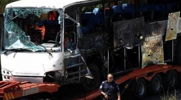 بقايا الحافلة السياحية بعد تفجيرها في بلغاريا (أرشيف)