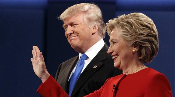 المرشحان للرئاسة الأمريكية هيلاري كلينتون ودونالد ترامب أثناء المناظرة (أرشيف)
