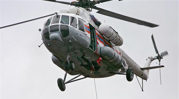 طائرة هليكوبتر في شمال غرب سيبيريا تقوم بإنقاذ الناجين (تويتر)