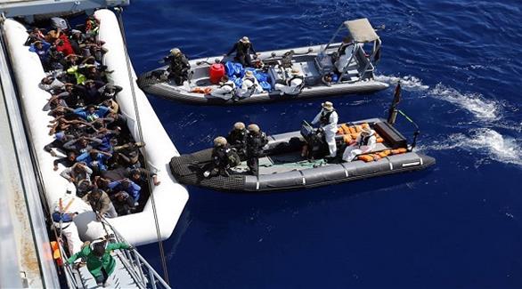 انقاذ مهاجرين عبر البحر المتوسط (أرشيف)