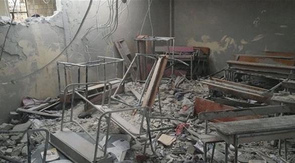 جانب من الدمار الذي خلفه قصف مدرسة في إدلب (تويتر)