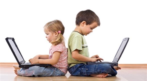 مراقبة استخدام الأطفال للإنترنت (أرشيفية)