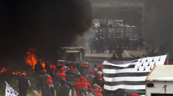 الاحتجاجات العنيفة على ضريبة البيئة، مظهر من مظاهر انتشار الانفصالية (لوفيغارو)