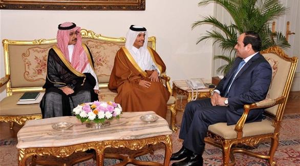 الرئيس السيسي مستقلاً المبعوث القطري والسعودي استجابة لمساعي الملك عبد الله بن عبدالعزيز لدعم لامصالحة بين القاهرة والدوحة(واس)