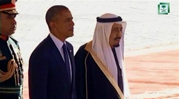 الملك سلمان وإلى جانبه أوباما (نقلاً عن القناة السعودية)