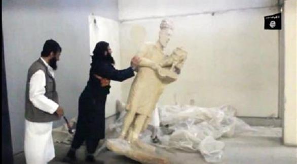 تدمير داعش لآثار متحف الموصل بمدينة نينوى العراقية (أرشيف)