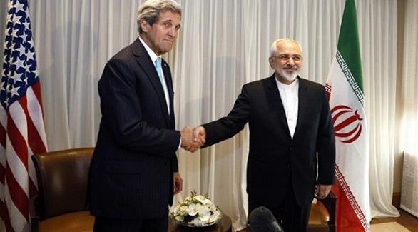 زير الخارجية الأمريكي جون كيري ونظيره الإيراني محمد جواد ظريف (أرشيف)