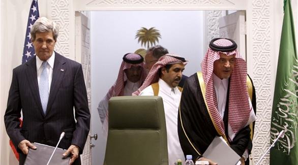 وزيرا الخارجية السعودي الأمير سعود الفيصل والأمريكي جون كيري (أ ف ب)