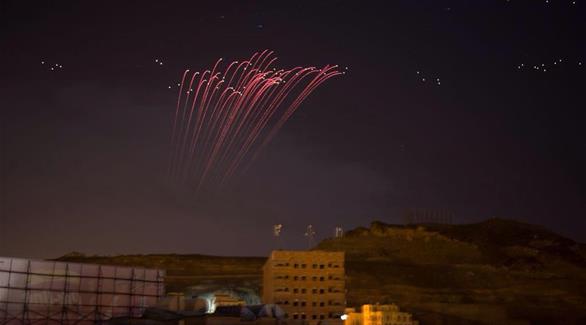 النيران فوق مواقع الحوثيين