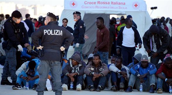 الشرطة الإيطالية امام المهاجرين (أرشيف)