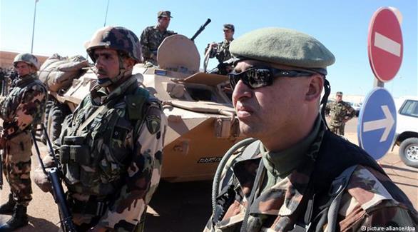 عناصر من الجيش الجزائري (د ب أ)
