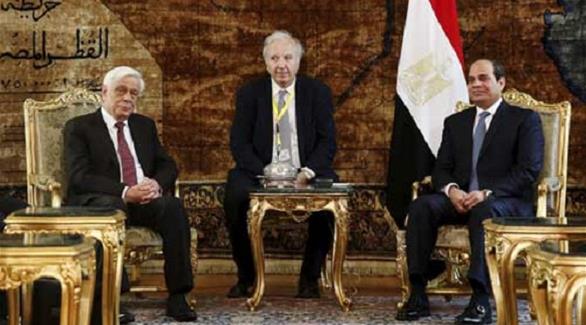 الرئيس المصري عبد الفتاح السيسي والرئيس اليوناني بروكوبيس بافلوبولوس أثناء لقائهما الخميس الماضي(أرشيف)