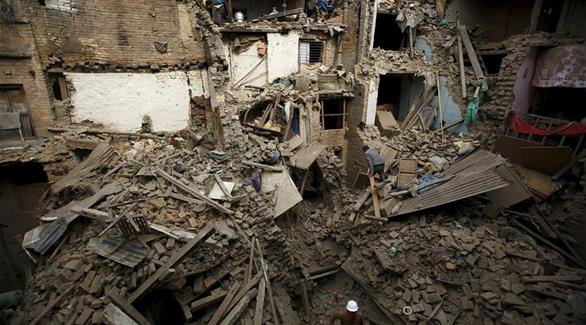 أضرار بالغة بالمباني بعد الهزة الأرضية في نيبال (أرشيف)