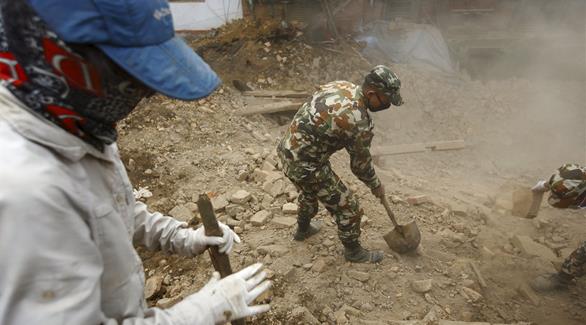 تداعيات زلزال نيبال (رويترز)