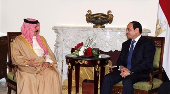الرئيس المصري عبدالفتاح السيسي وملك البحرين حمد بن عيسى آل خليفة (أرشيف)
