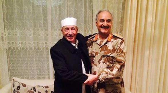 رئيس مجلس النواب الليبي عقيلة صالح والقائد العام للجيش الوطني خليفة حفتر (أرشيف)