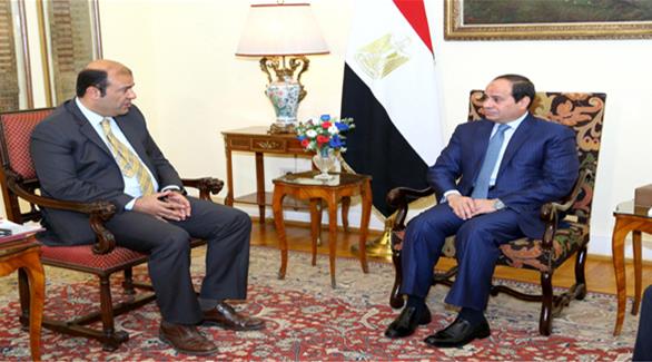 الرئيس المصرى  خلال لقاءة   بوزير التموين والتجارة الداخلية (المصدر)