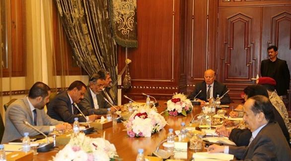 الرئيس اليمني يجتمع بمجلس الدفاع الوطني في الرياض (المصدر)