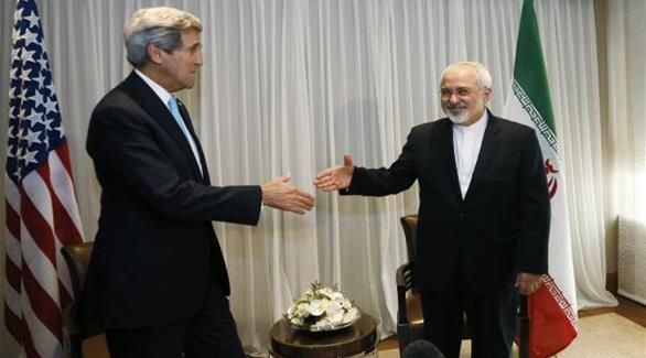 زير الخارجية الأمريكي جون كيري ونظيره الإيراني محمد جواد ظريف (أرشيف)